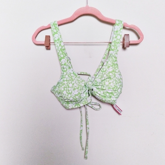 Xhilaration 90s Aesthetic Green and White Floral Print Tie Back Bikini Top - Picture 1 of 10